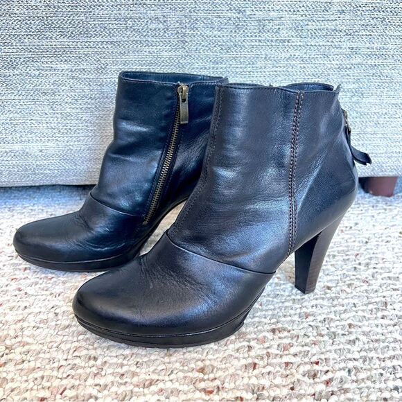 Paul Green black leather high heel booties - Picture 1 of 11